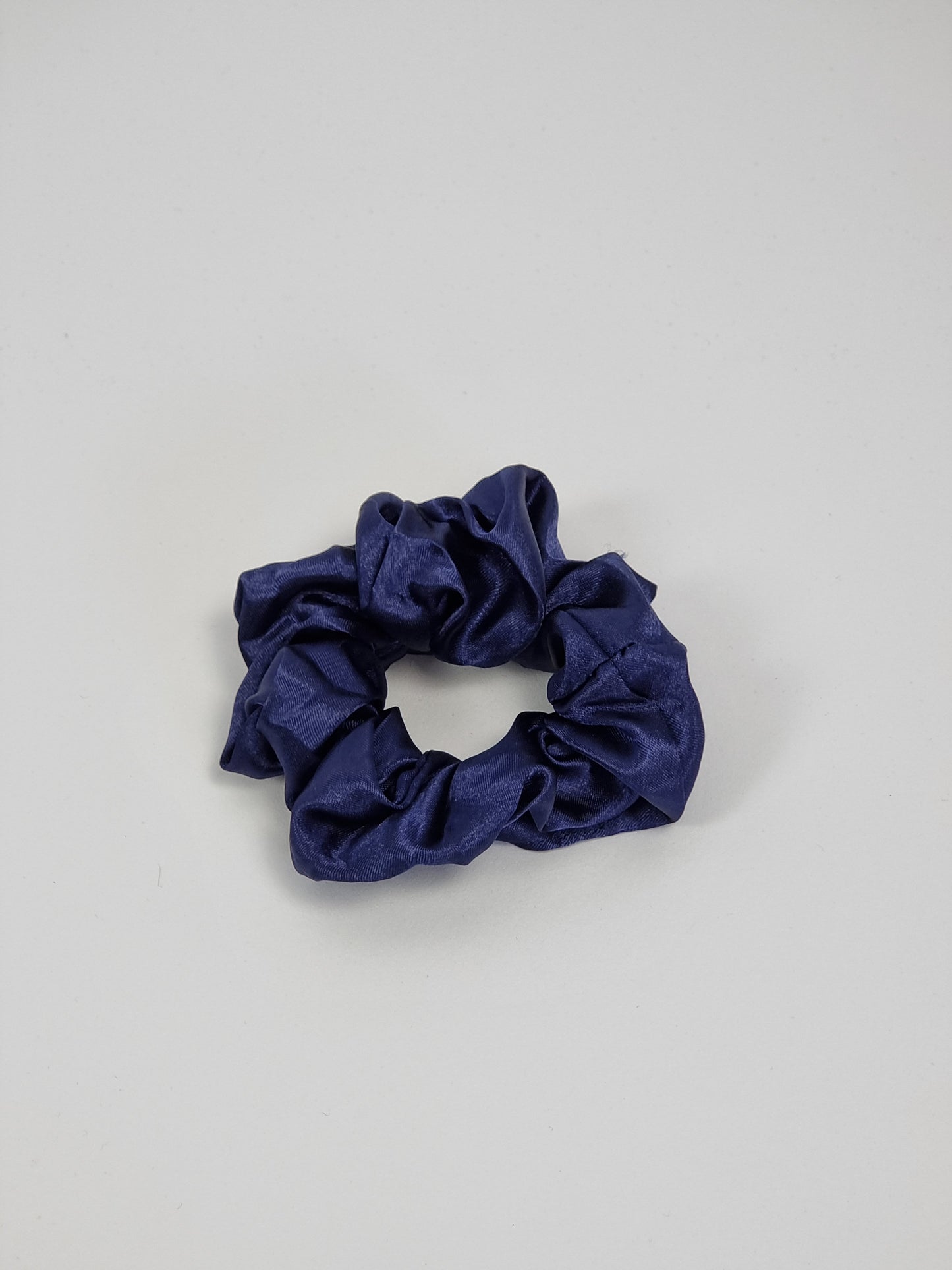 SULLIVAN Satin Skrunchie