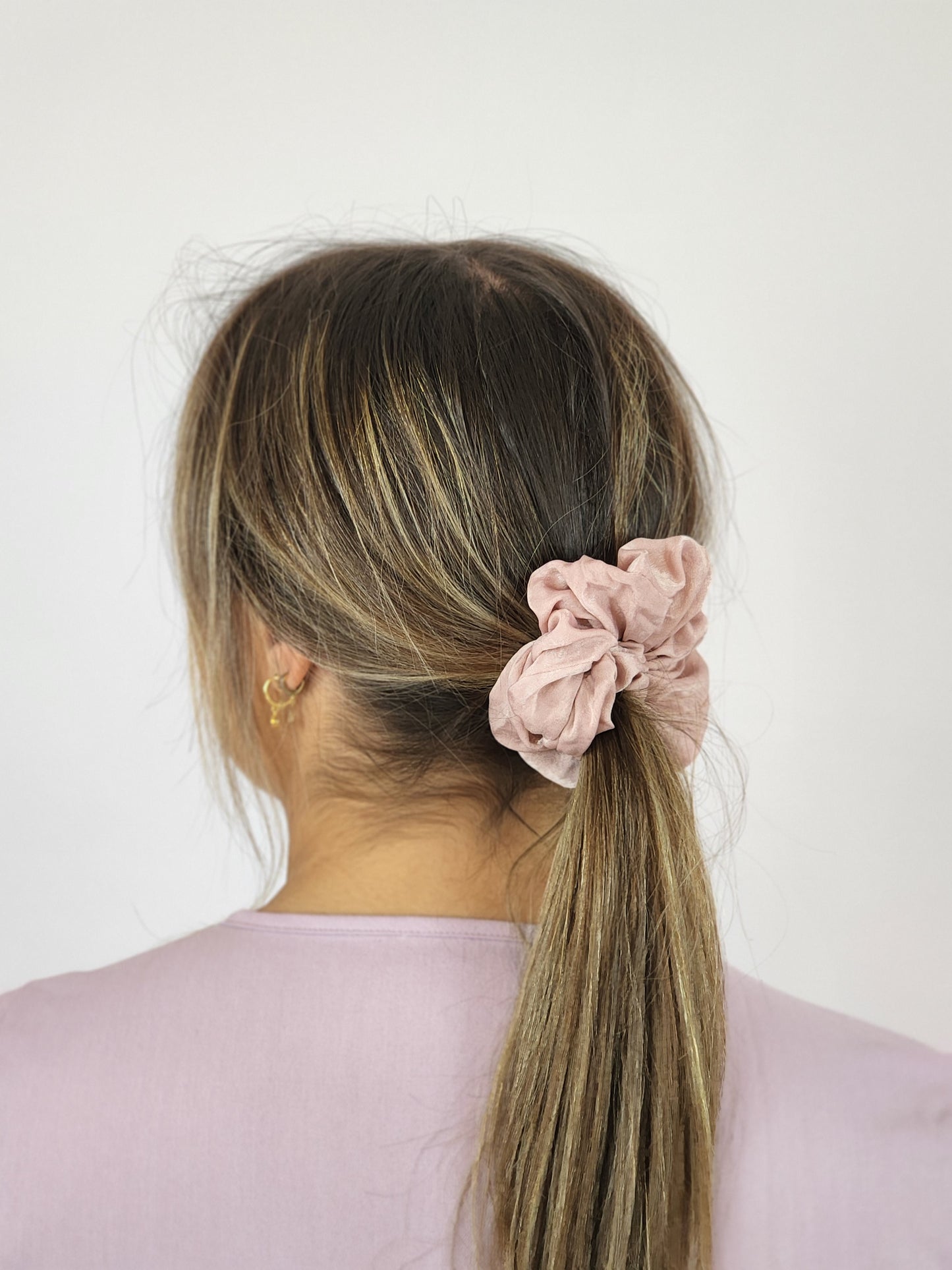 SULLIVAN Satin Skrunchie Primrose Pink